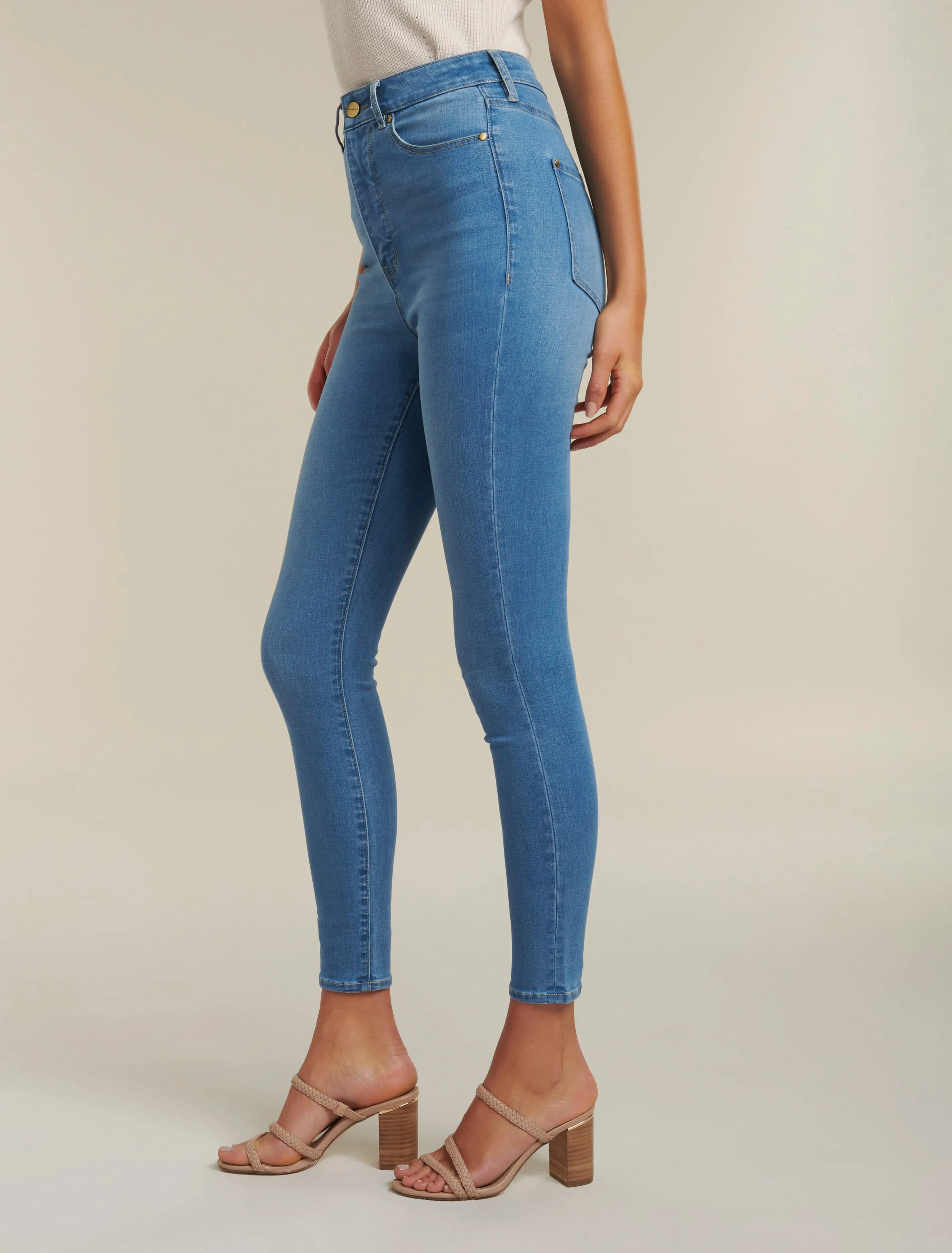 Bella High Rise Sculpting Jean