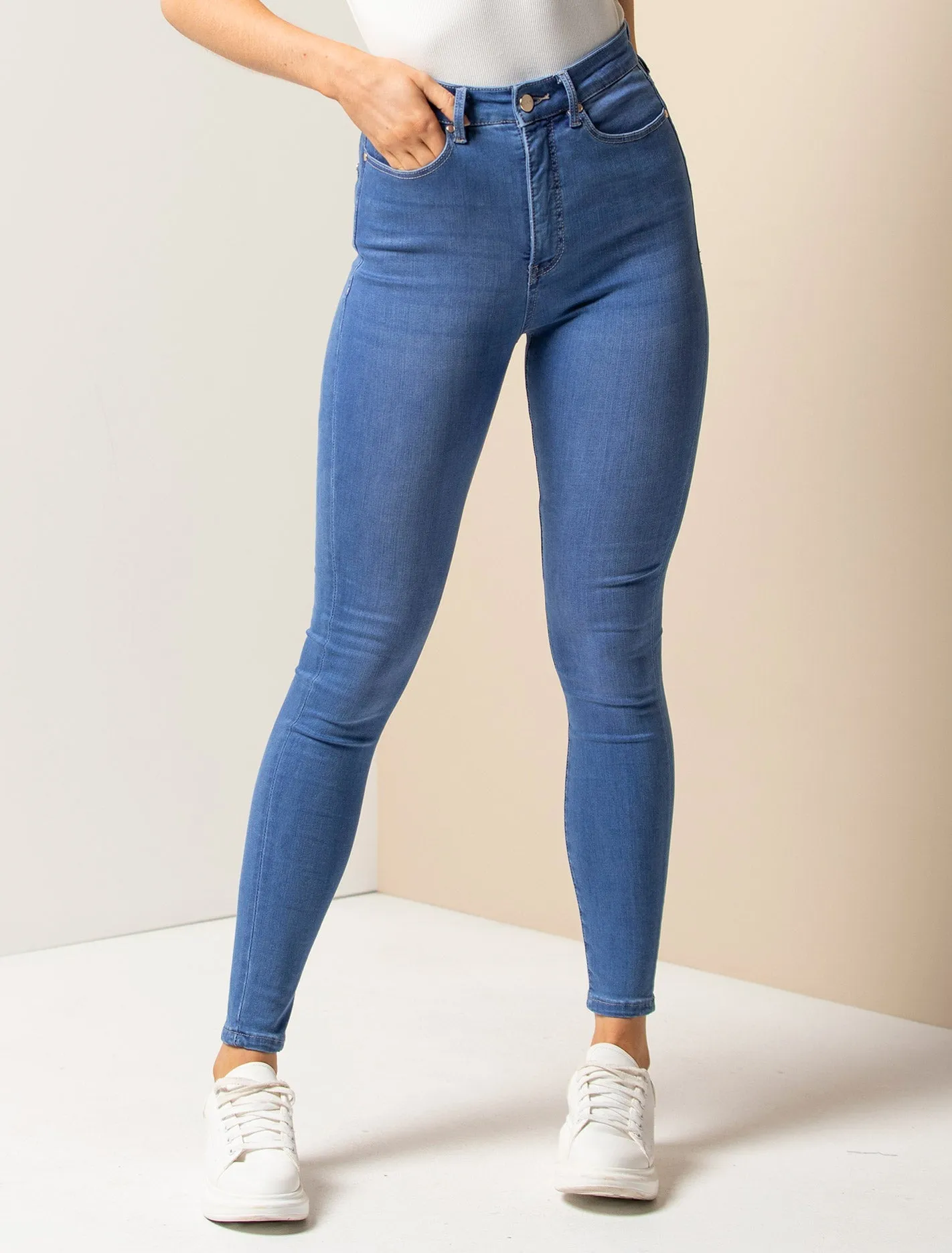 Bella High Rise Sculpting Jean